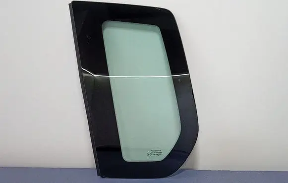 Mazda 2 Rear side window