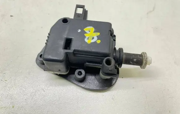 Audi A4 S4 B6 8E 8H Tailgate boot lock/latch motor 8E9827833