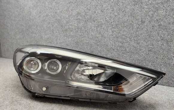 Hyundai Tucson TL Headlight/headlamp 92102D7XXXSCZ 92102D7XXX