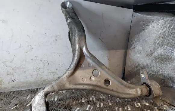 Front lower control arm/wishbone