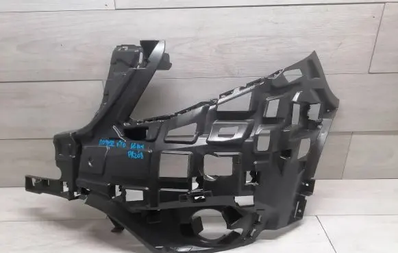 Mercedes-Benz Vito Viano W447 Front bumper mounting bracket A4478800601