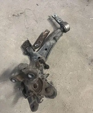 Nissan Primera Front wheel hub spindle knuckle