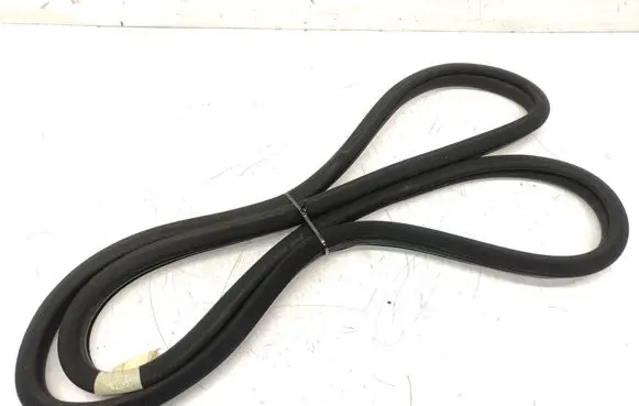 Mercedes-Benz C W203 Front door rubber seal A2037202278