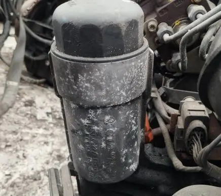 Engine oil radiator