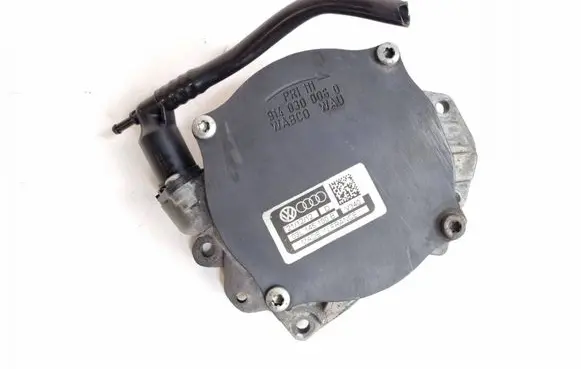 Skoda Rapid (NH) Vacuum pump 03L145100B