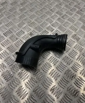 BMW M5 F90 Turbo air intake inlet pipe/hose 7852386