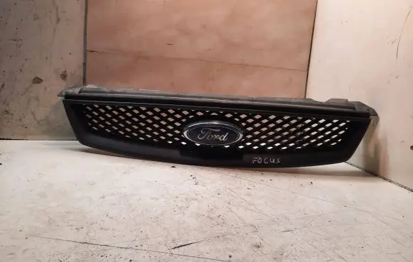 Ford Focus Front bumper upper radiator grill 4M518C436