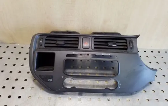 KIA Rio Radio/GPS head unit trim 847411W900