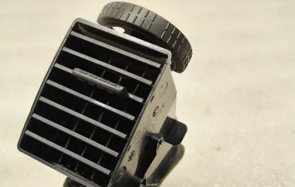 Volkswagen Transporter - Caravelle T5 Dashboard side air vent grill/cover trim 7H0815705C