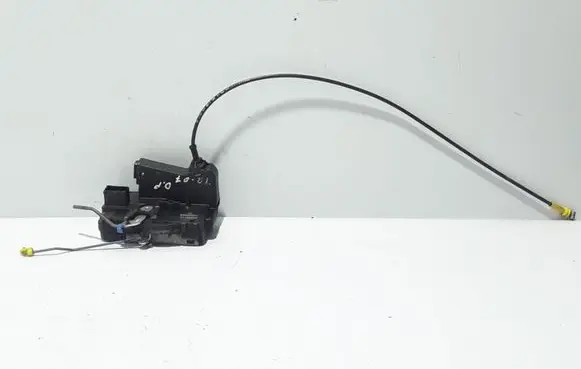 Renault Trafic II (X83) Front door lock 8200008261