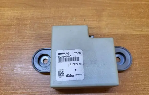 BMW 3 E92 E93 Antenna control unit 21367510 6935024 11896909