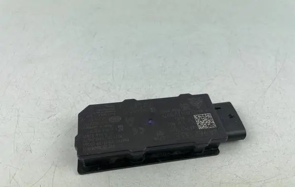 Audi Q4 e-tron Aerial antenna amplifier 5WA962133E
