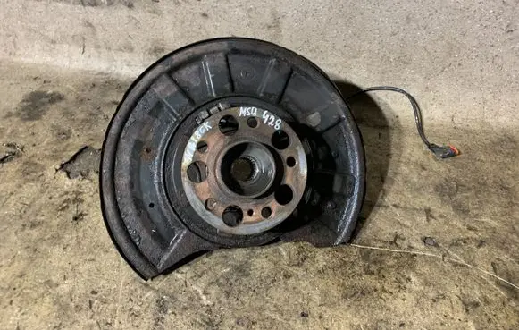 Mercedes-Benz CLS C218 X218 Rear wheel hub 