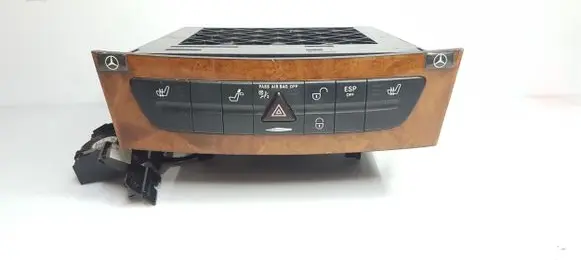 Mercedes-Benz E W211 CD/DVD changer A2116800572