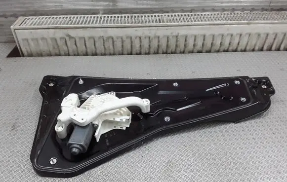 Land Rover Range Rover Sport L320 Rear door window regulator with motor CVH500030