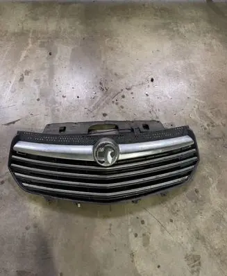 Opel Vivaro Front grill