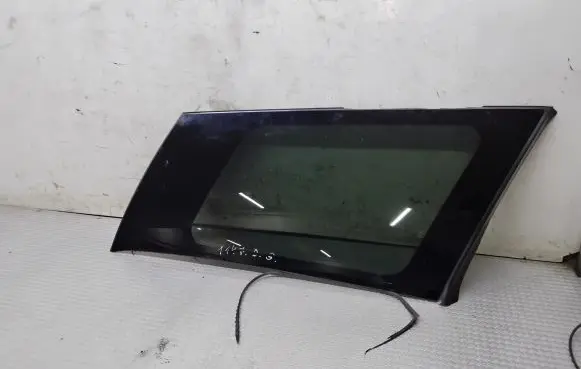 Mitsubishi Grandis Rear side window