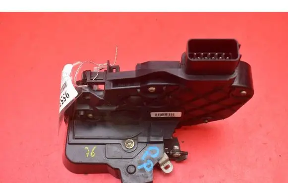 Volvo S40 Front door lock 30699447