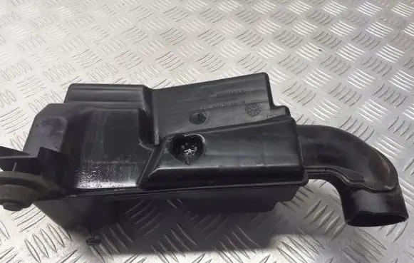 Renault Scenic II - Grand scenic II Intake resonator 8200233761