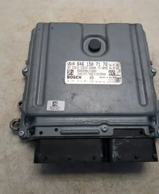 Mercedes-Benz Vito Viano W639 Engine control unit/module A6461507172 0281015061