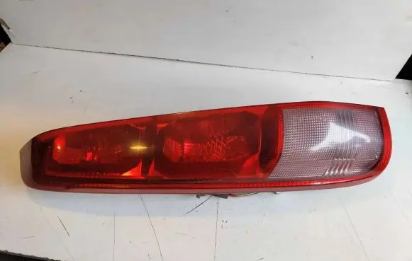Nissan X-Trail T30 Rear/tail lights B46L