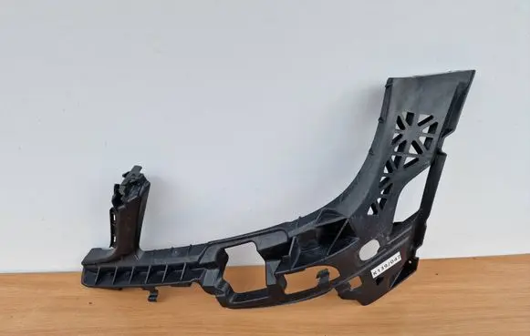 Mercedes-Benz C W204 Front bumper mounting bracket A2048850765 PS09195