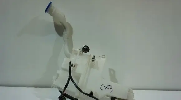 Mazda CX-3 Windshield washer fluid reservoir/tank 