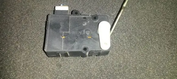 Mitsubishi Galant Air flap motor/actuator mr268261 8b12