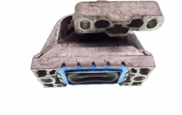 Volkswagen PASSAT B6 Engine mount bracket 1K0199262