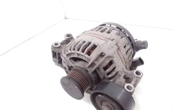BMW 1 E81 E87 Generator/alternator 7532968 7532964 0124325116