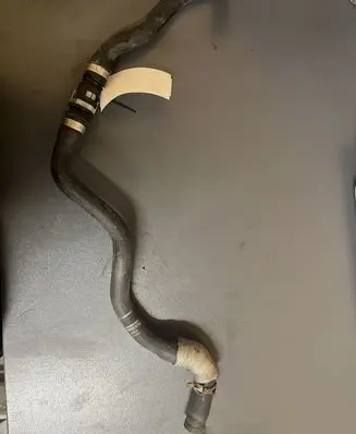 Volvo V40 Engine coolant pipe/hose 31319136