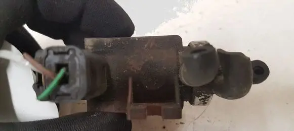 Citroen C5 Turbo solenoid valve 70096803 9652570180