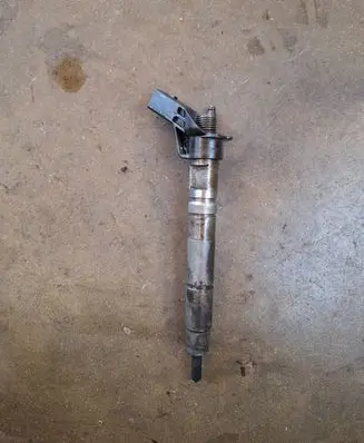 Fuel injector