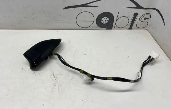 Toyota RAV 4 (XA50) Aerial GPS antenna 8610142F90