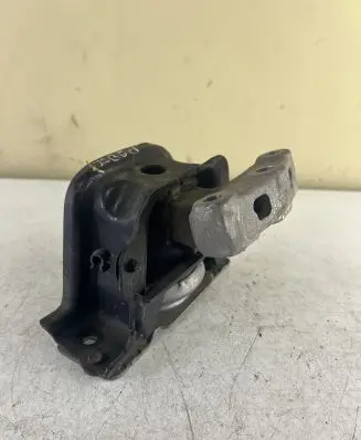 Peugeot 207 Engine mount bracket 9654668180