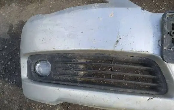 Subaru Legacy Front bumper lower grill