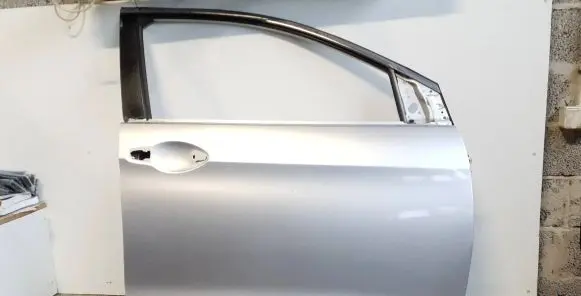 Honda CR-V Front door