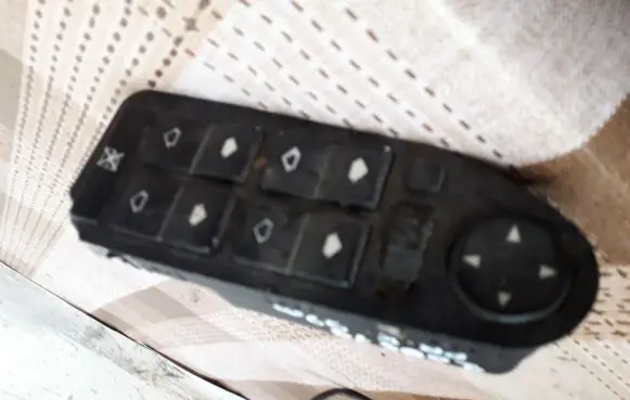 BMW 5 E39 Electric window control switch 0103070406