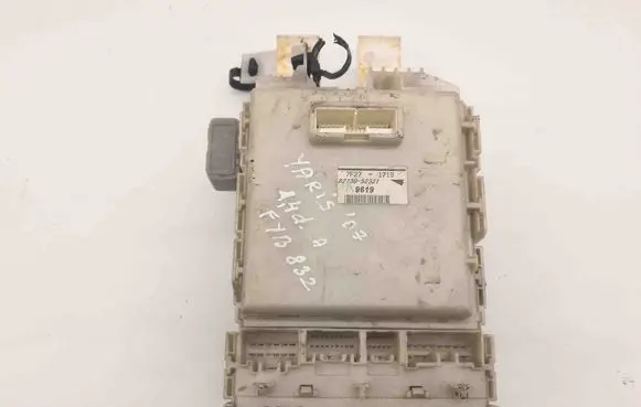 Toyota Yaris Central body control module 8273052321