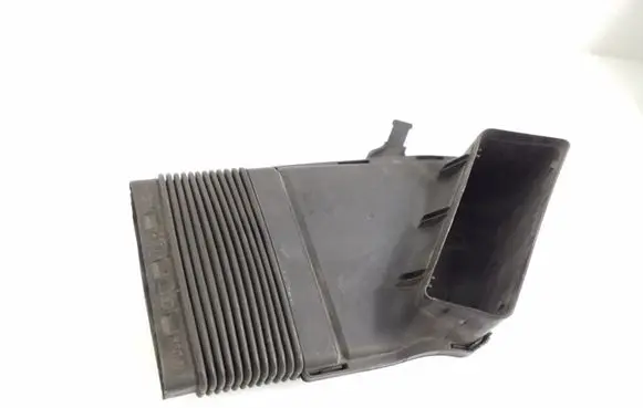 Audi A4 S4 B6 8E 8H Air intake duct part 8E0129617D