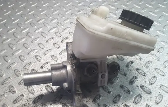 Peugeot 107 Master brake cylinder 020425444 0204Y21821 290821A