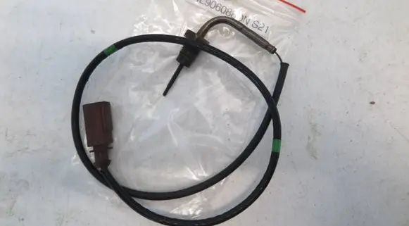 Volkswagen Touran III Exhaust gas temperature sensor 04L906088DN