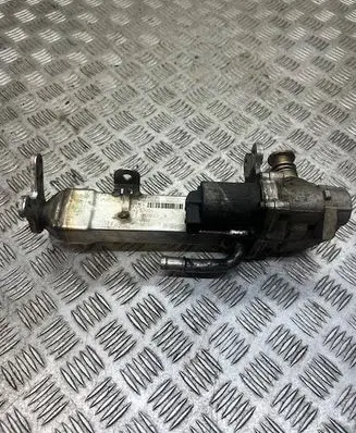 Volvo S60 EGR valve cooler 30637142 0031 67701