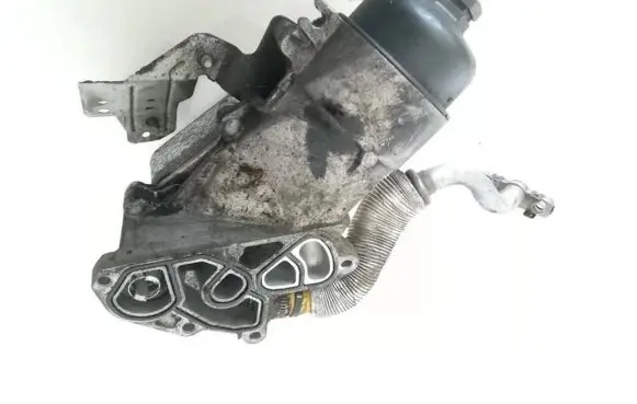 Volvo V60 Engine oil radiator 