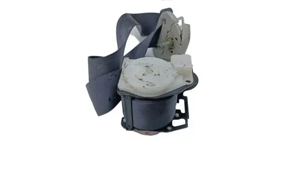 Toyota Avensis Verso Third row seat belt 