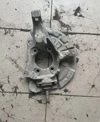 Volvo S60 Front wheel hub spindle knuckle
