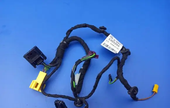 Mercedes-Benz E C207 W207 Front door wiring loom A2075405205
