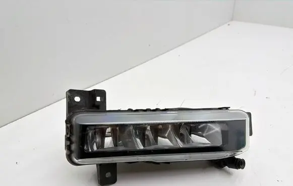 BMW 1 F40 Front fog light 7471082 11321040000 17101917