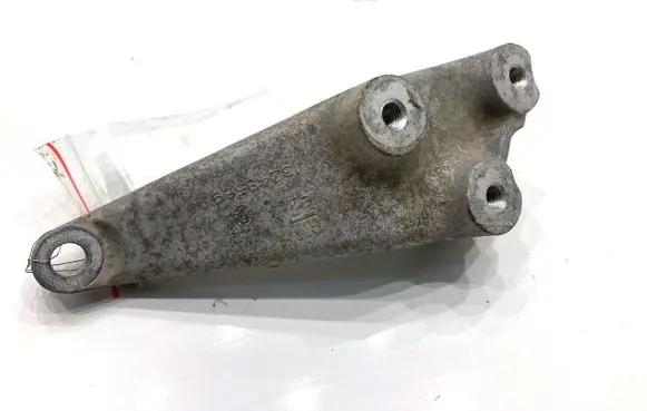 Opel Astra J Engine mounting bracket 13248569