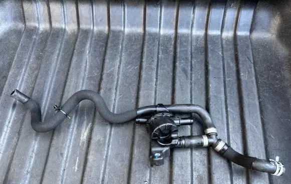Volvo V60 Engine coolant pipe/hose 32249389 Q01315